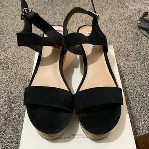 Women’s black sandal